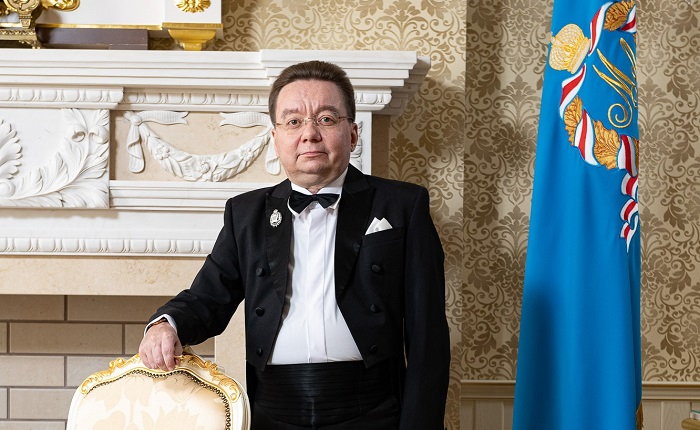 Глава Православной Церкви Казахстана поздравил секретаря Казахстанского Митрополичьего округа О.Н. Овчинникова с 55-летием со дня рождения