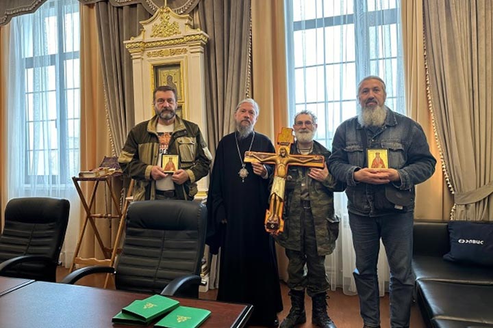 Состоялась встреча епископа Геннадия с паломнической группой Всероссийского общества инвалидов города Магадана