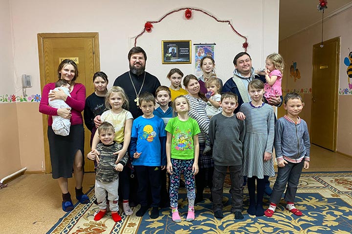 Благочинный столичного церковного округа посетил детский дом «Светоч» (+ ВИДЕО)
