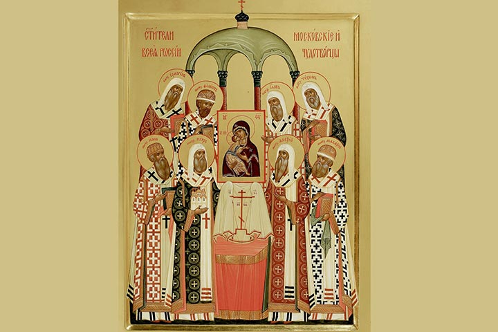 В воскресный день и праздник святителей Московских митрополит Александр совершил Литургию в Вознесенском кафедральном соборе Алма-Аты
