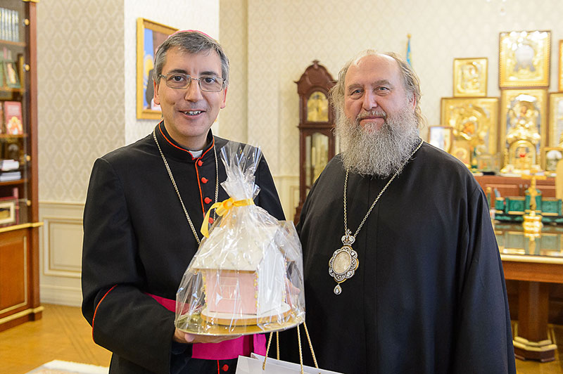 Состоялась встреча митрополита Астанайского и Казахстанского Александра с председателем конференции католических епископов Казахстана