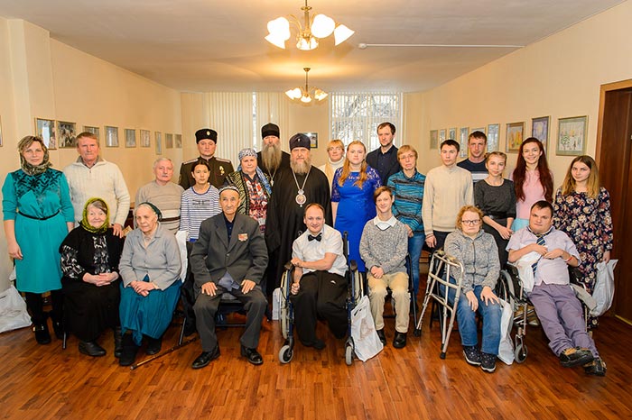 Митрополит Александр встретился с участниками православного клуба инвалидов «Белый Ангел»