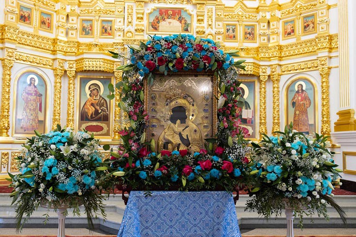 Глава Православной Церкви Казахстана совершил молебен перед чудотворной Феодоровской иконой Пресвятой Богородицы