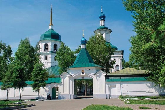 В праздник первоверховных апостолов Петра и Павла митрополит Астанайский и Казахстанский Александр совершил Божественную Литургию в Знаменском соборе города Иркутска