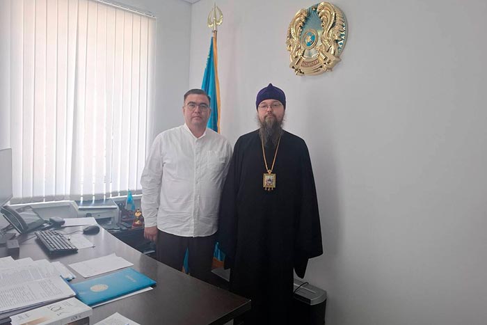 Состоялась встреча епископа Уральского и Атырауского Вианора с новоназначенным руководителем Управления по делам религий Западно-Казахстанской области