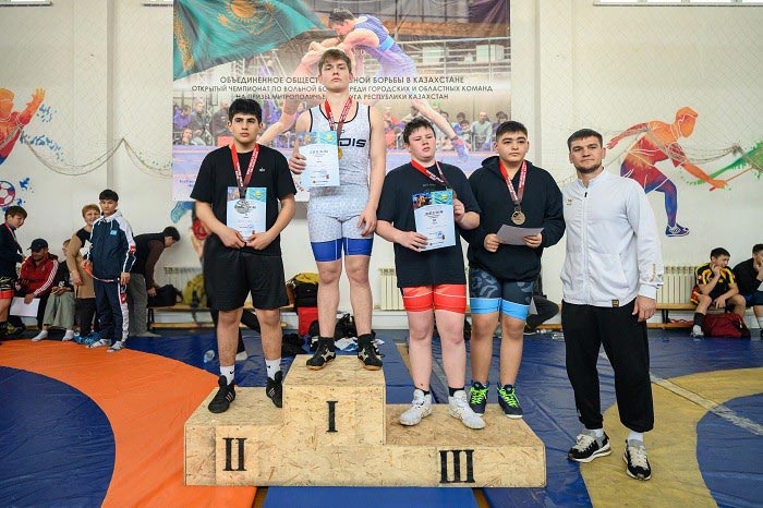 Воспитанники спортивного клуба «Невский» стали призерами соревнований по вольной борьбе