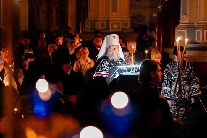 В среду первой седмицы Великого поста Глава Православной Церкви Казахстана продолжил чтение покаянного канона святителя Андрея Критского в Вознесенском соборе Алма-Аты
