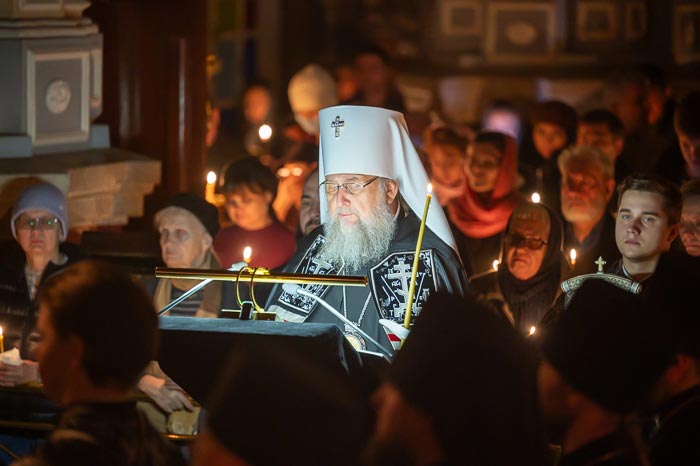 Во вторник первой седмицы Великого поста митрополит Александр продолжил чтение канона святителя Андрея Критского в главном храме Алма-Аты