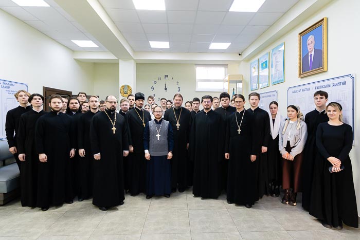Патриарший архидиакон Константин Барган встретился со студентами Алма-Атинской семинарии