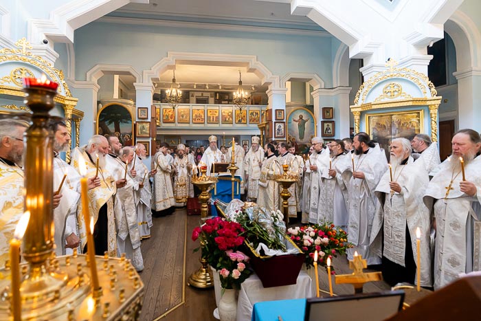 Состоялось отпевание настоятеля Космо-Дамиановского храма протоиерея Георгия Чистякова