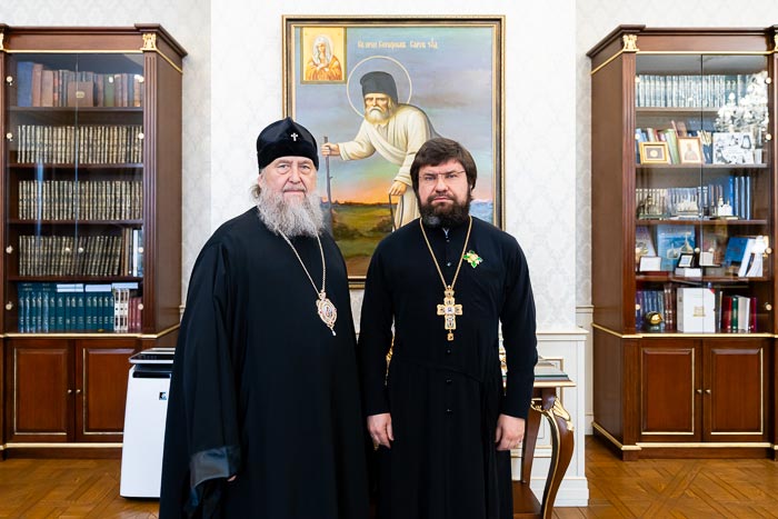 Благочинному Астанайского церковного округа архимандриту Сергию (Карамышеву) вручена Патриаршая награда