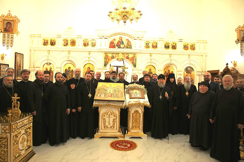 Феодоровскому монастырю города Уральска передана новонаписанная икона Собора новомучеников и исповедников Казахстанских