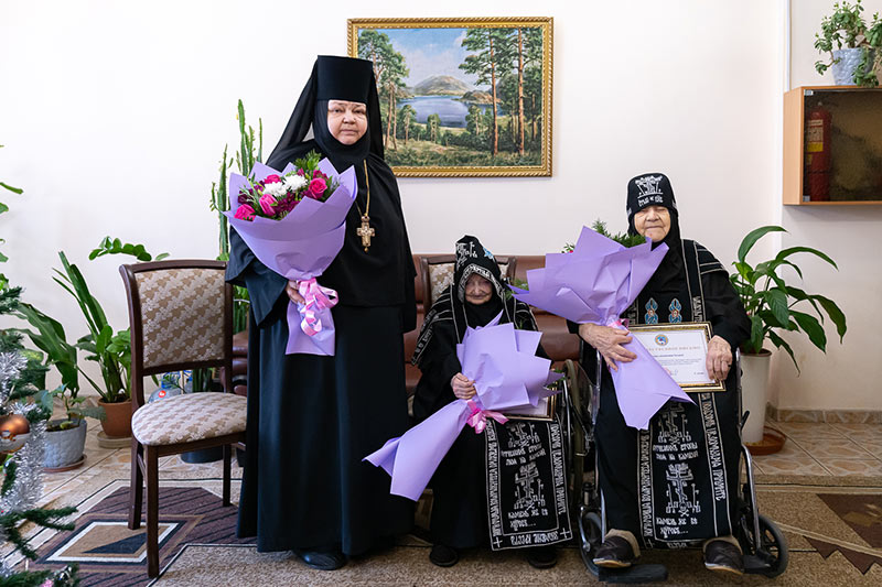 Насельницам Иверско-Серафимовского женского монастыря Алма-Аты вручены грамоты акима Южной столицы
