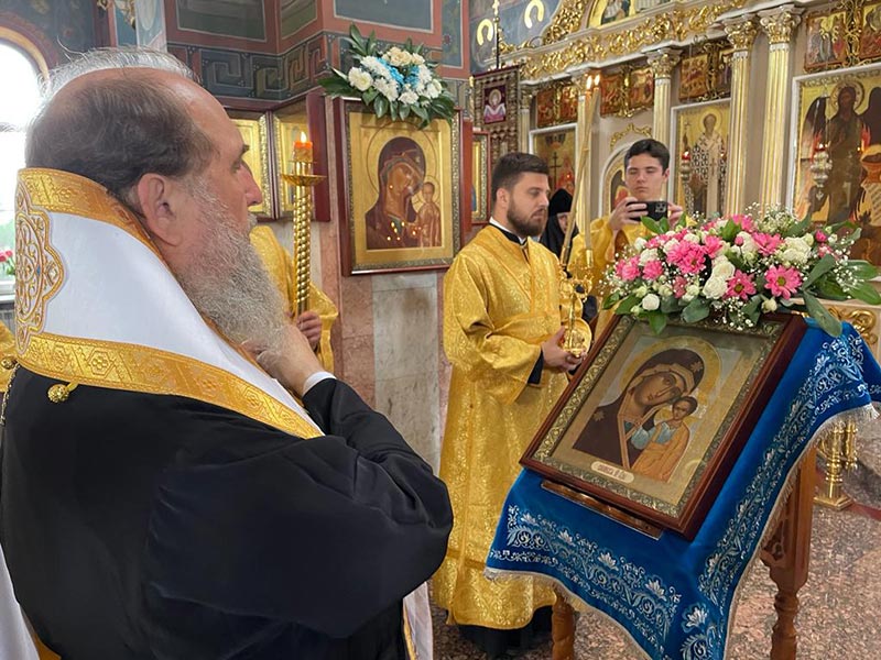 В праздник Казанской иконы Божией Матери митрополит Александр совершил Литургию в Георгиевском монастыре на Ставрополье