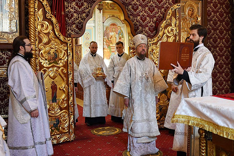 Служение викариев Астанайской епархии в храмах Южной столицы в неделю 9-ю по Пятидесятнице
