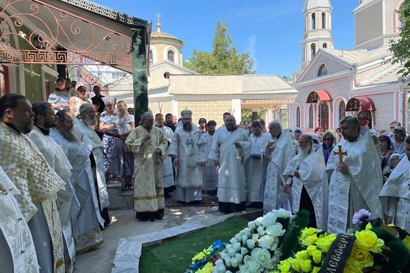 На 9-й день по преставлении архиепископа Чимкентского и Таразского Елевферия в городе Чимкенте состоялись заупокойные богослужения