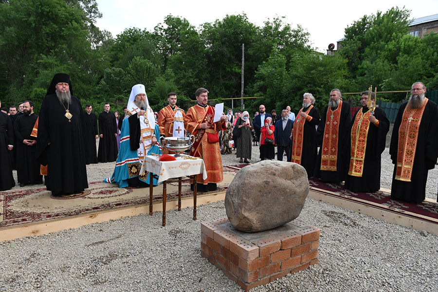 Глава Казахстанского Митрополичьего округа совершил освящение закладного камня в основание памятника в честь благоверного князя Александра Невского в Алма-Ате