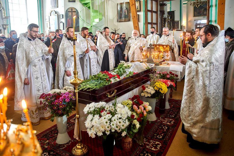 В Воскресенском кафедральном соборе Семипалатинска состоялось отпевание протоиерея Феодора Проскурина