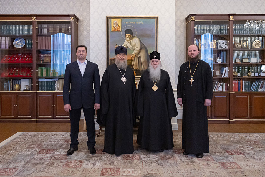 Митрополит Александр провел встречу с архиепископом Уральским и Актюбинским Антонием