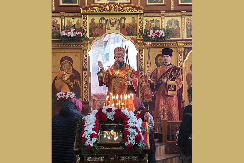 Служение епископа Нектария в день памяти святых мучениц Параскевы Пятницы и Анастасии Римляныни