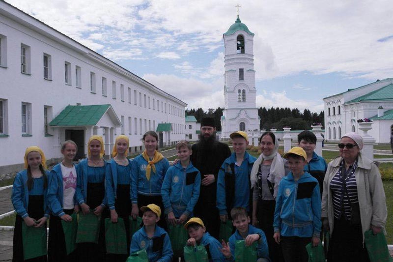 Учащиеся Центральной воскресной школы посетили святыни Санкт-Петербурга