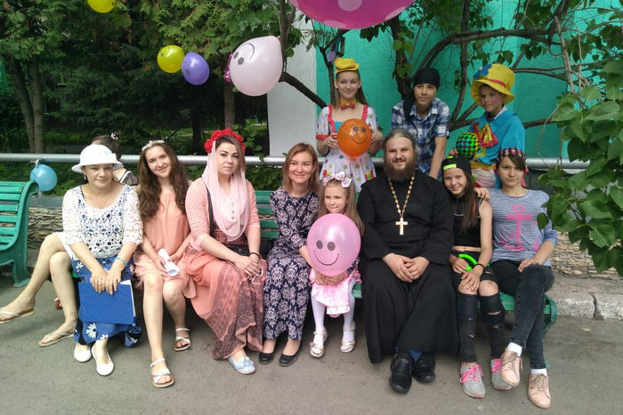 Добровольцы службы «Милосердие» провели праздничные мероприятия, посвященные Дню защиты детей