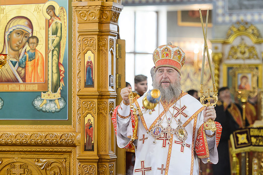 Отдание праздника святой Пасхи. Митрополит Александр совершил Литургию в Софийском соборе Южной столицы