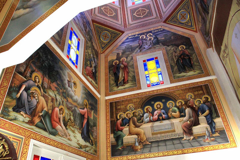 В Вознесенском кафедральном соборе Алма-Аты, находящемся в стадии полномасштабной реставрации, состоялись рождественские богослужения