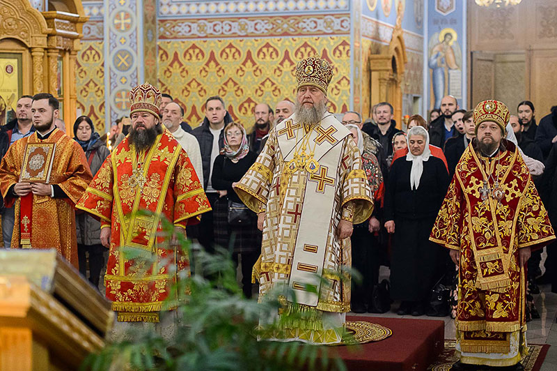 Служением Литургии в Иверско-Серафимовском монастыре глава Митрополичьего округа освятил наступление 2019 года 