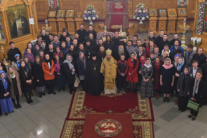Епископ Каскеленский Геннадий совершил ночную молодежную Литургию в Иверско-Серафимовском монастыре Алма-Аты