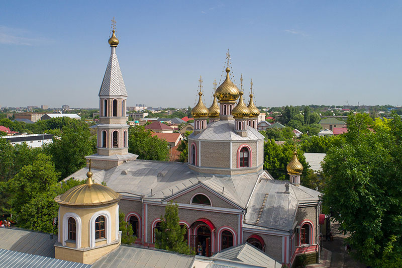 Глава Православной Церкви Казахстана совершил Литургию в Никольском кафедральном соборе города Чимкента