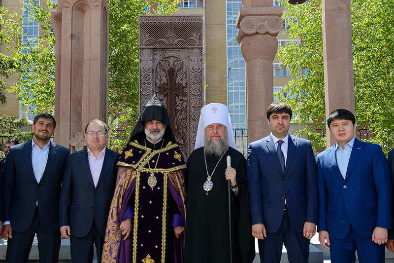 В Астане состоялось торжественное открытие хачкара – армянского памятного креста