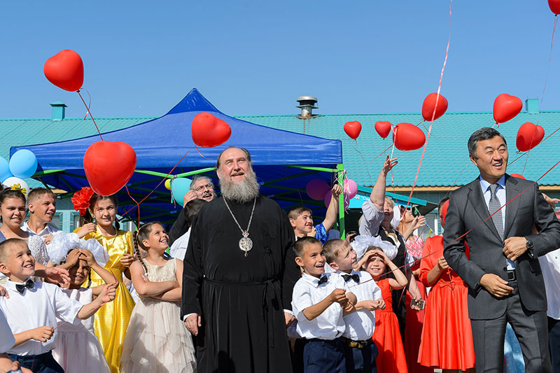 В Международный день защиты детей митрополит Александр посетил детский дом «Солнышко»