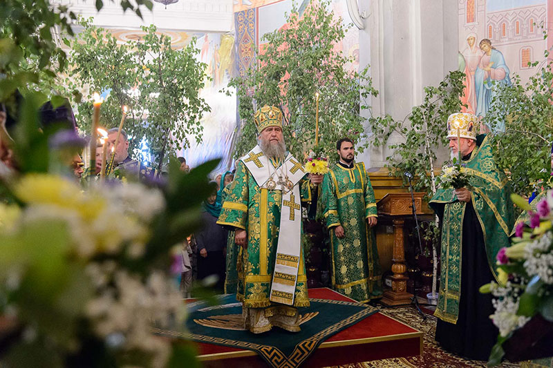 В канун праздника Пресвятой Троицы Глава Казахстанского Митрополичьего округа совершил всенощное бдение в Вознесенском соборе Алма-Аты