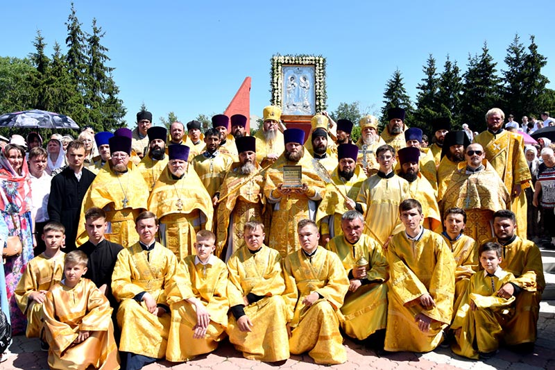 В праздник апостолов Петра и Павла в Петропавловске состоялся самый большой крестный ход Казахстана