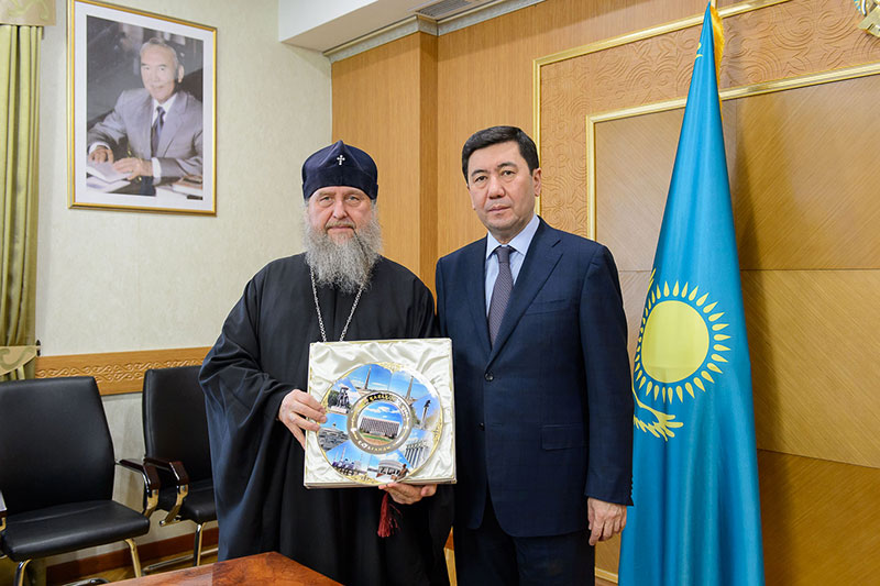 В «Шахтерской столице» Казахстана состоялась встреча Главы Митрополичьего округа с акимом Карагандинской области